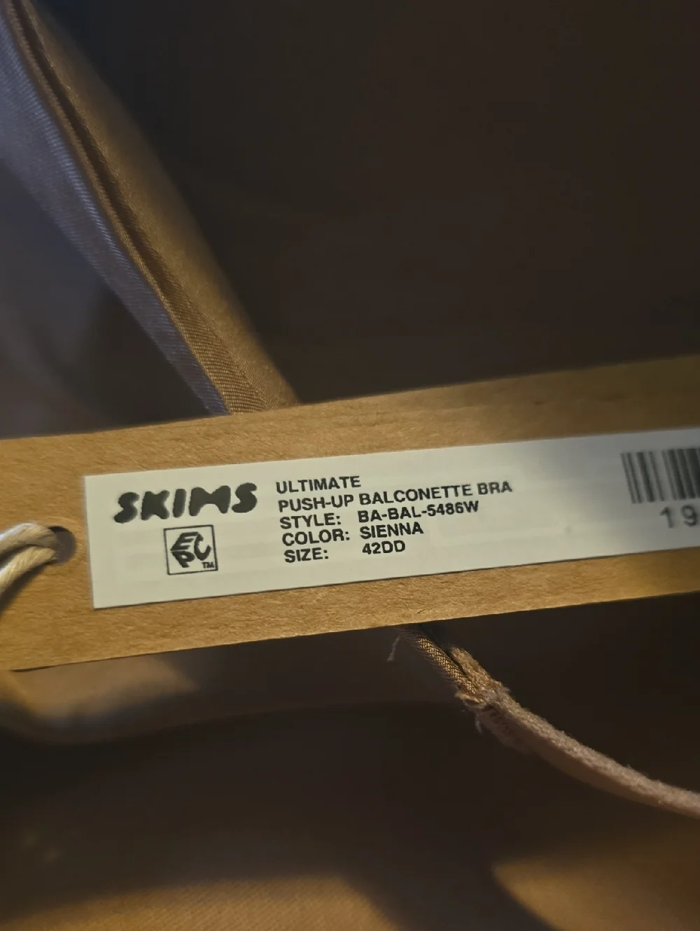 SKIMS Kim Kardashian Women's 42DD Ultimate Push Up Balconette Bra New w/ Tags! - Picture 3 of 4